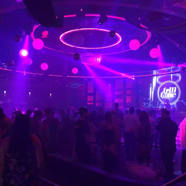 Foto tirada no(a) Māyā Day + Nightclub por Roman A. em 9/8/2018