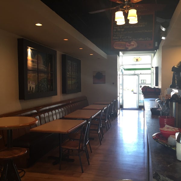 Pepperoni Cafe Pizzeria in Newton