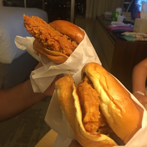 Popeyes Louisiana Kitchen Fried Chicken Joint in Diamond Head