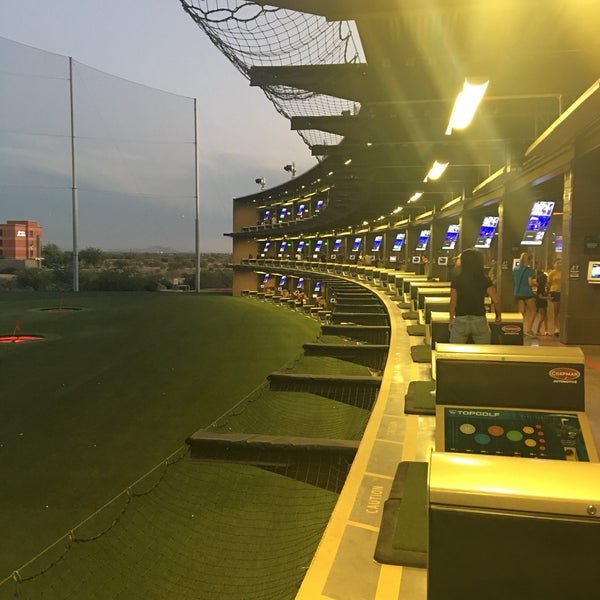 Foto scattata a Topgolf da Roman A. il 9/6/2018