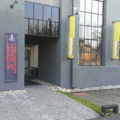 11/13/2012 tarihinde Radoslav C.ziyaretçi tarafından Design Factory'de çekilen fotoğraf