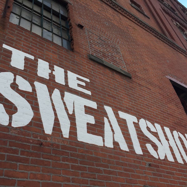Foto tirada no(a) The Sweatshop Rehearsal &amp; Recording Studios por Jeffrey K. em 8/20/2016