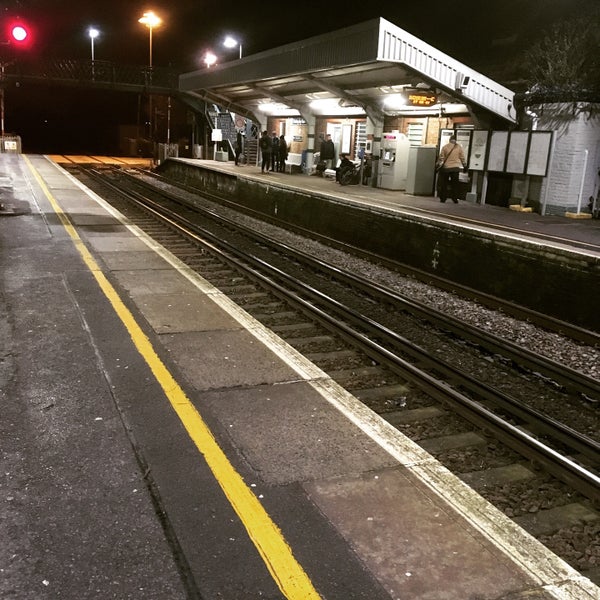 GoringbySea Railway Station (GBS) Goring Street