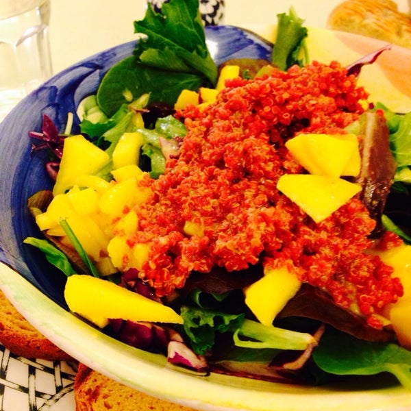 1/18/2014 tarihinde Westside G.ziyaretçi tarafından Venus Sophia Tearoom &amp; Vegetarian Eatery'de çekilen fotoğraf