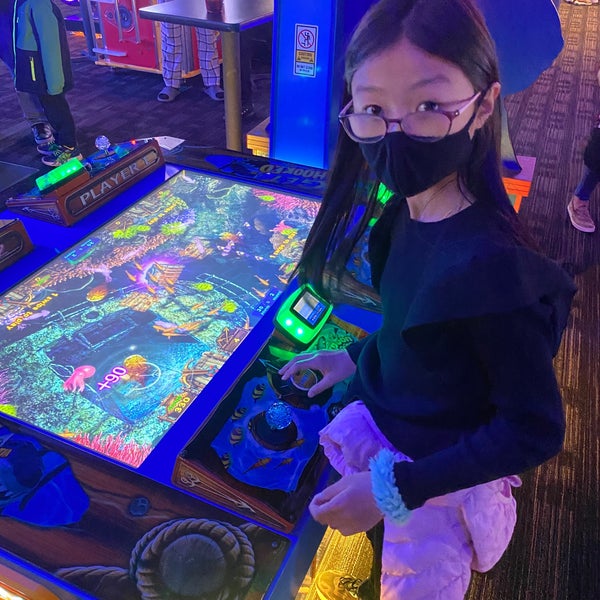Photo taken at Dave &amp; Buster&#39;s by Wilson T. on 11/13/2022
