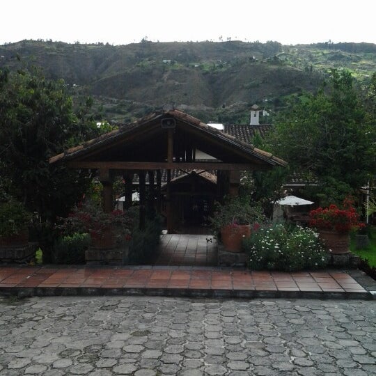 Foto diambil di Hacienda Uzhupud oleh Luis R. pada 2/18/2013