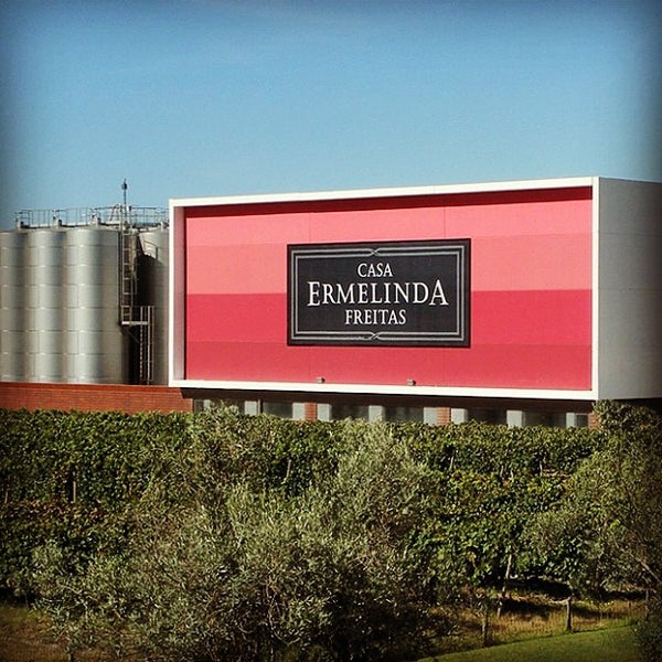 รูปภาพถ่ายที่ Casa Ermelinda Freitas โดย Casa Ermelinda Freitas เมื่อ 3/13/2014