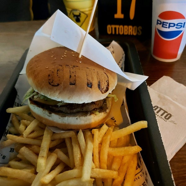 Снимок сделан в OTTOBROS Burger &amp; Coffee ANT пользователем Ö&#39; ® 10/10/2020