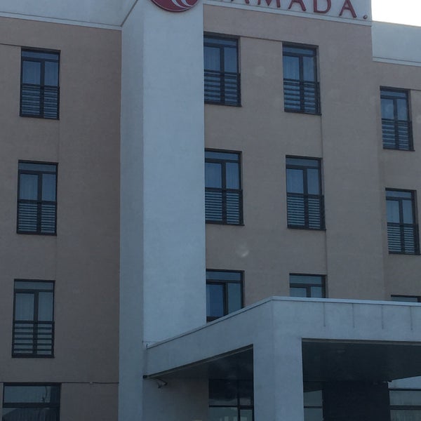 Foto tirada no(a) Ramada Lviv Hotel por ZAVA em 4/24/2015
