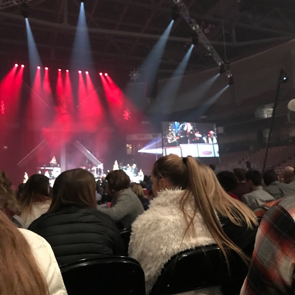 12/22/2017 tarihinde Reagan J.ziyaretçi tarafından SNHU Arena'de çekilen fotoğraf