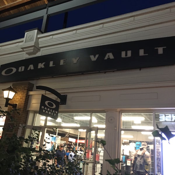 Oakley Vault, 80 Premium Outlet Blvd Merrimack, NH