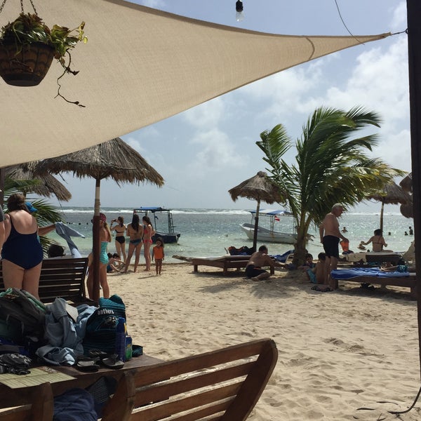 12/30/2015 tarihinde Erick B.ziyaretçi tarafından Yaya Beach Club'de çekilen fotoğraf