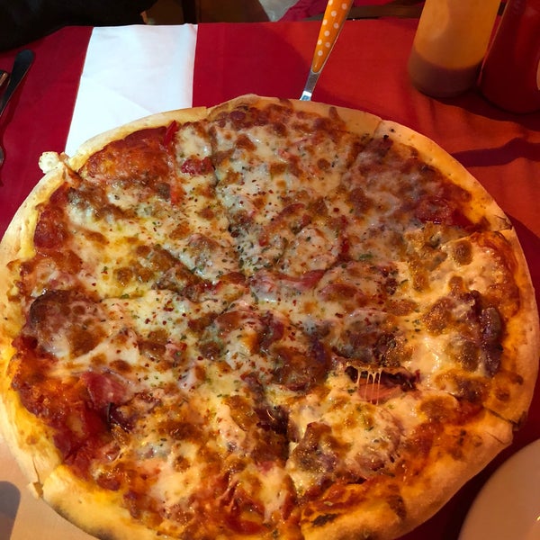 4/8/2018 tarihinde Erick B.ziyaretçi tarafından Sokullu Pizza &amp; Restaurant'de çekilen fotoğraf