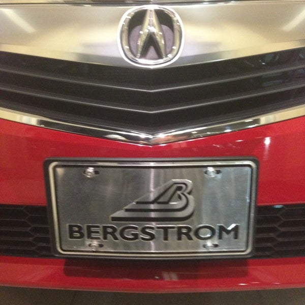Foto diambil di Bergstrom Acura oleh Tim B. pada 1/15/2013