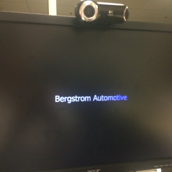 7/22/2014にTim B.がBergstrom Automotive Corporate Headquartersで撮った写真