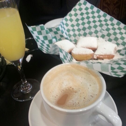 2/9/2013にAngel G.がMidtown Crêperie &amp; Caféで撮った写真