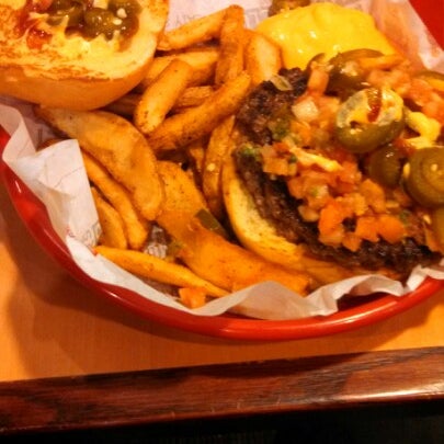 Photo taken at Fuddruckers by Thom H. on 2/19/2013