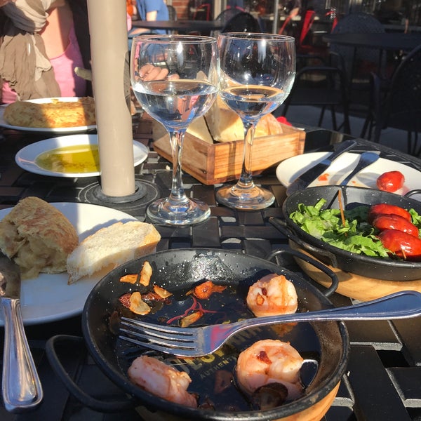 4/22/2018 tarihinde Mar G.ziyaretçi tarafından Despaña Restaurant &amp; Tapas Cafe'de çekilen fotoğraf