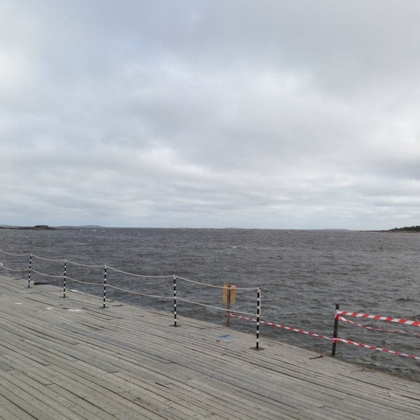 Теплоход косяков соловки. Рабочеостровск карелия причал. Причал кемь. Рабочеостровск причал на соловки. Рабочеостровск соловки.