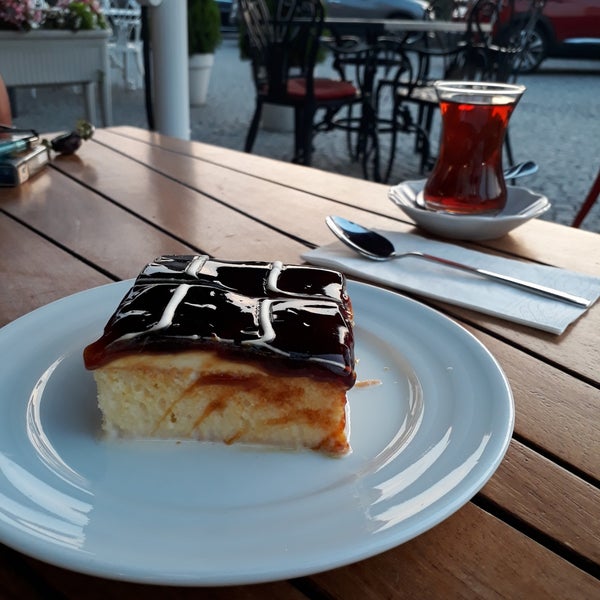 Photo prise au Doci Boşnak Mutfak Restaurant &amp; Cafe par Ahmet A. le8/15/2019