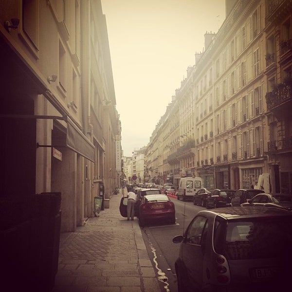 6/27/2013 tarihinde Andrine M.ziyaretçi tarafından Holiday Inn Paris - Saint-Germain-des-Prés'de çekilen fotoğraf
