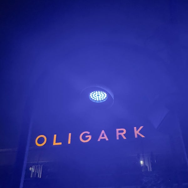 Foto scattata a Oligark Wine &amp; Dine da YldrmT il 6/13/2023