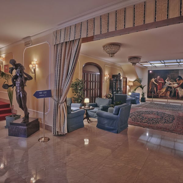 Das Foto wurde bei Hotel Napoleon Roma von Hotel Napoleon Roma am 12/7/2014 aufgenommen