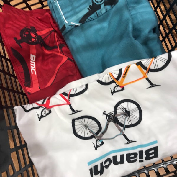 Photos at ユニクロ - 2 tips from 1676 visitors