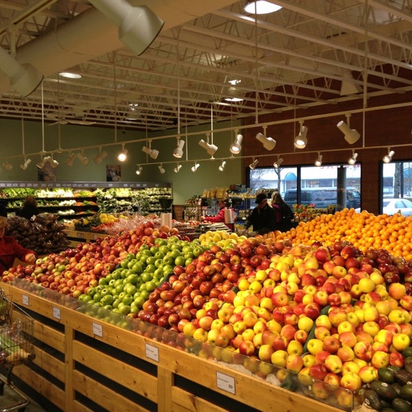 Chan's Produce Farmers Market in Vancouver