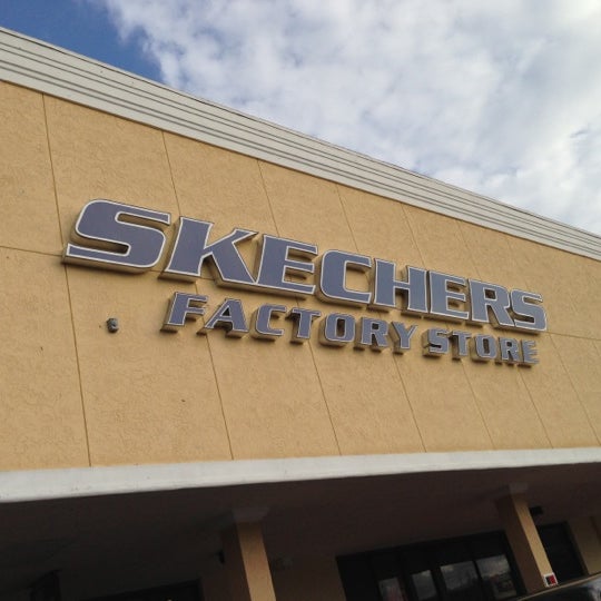 Omgeving Verenigen glas SKECHERS Warehouse Outlet - Shoe Store