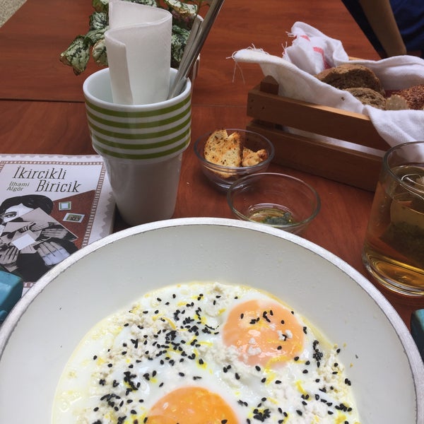 Photo taken at bop! Breakfast of Pan by Asya Tuğçe Y. on 8/14/2017