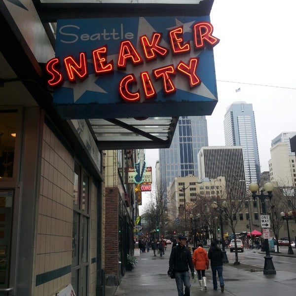 a sneaker city galleria
