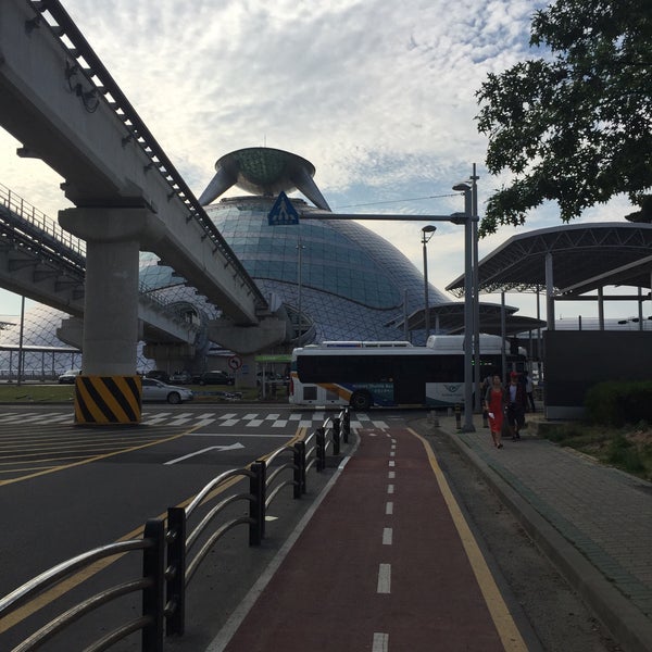 Foto tirada no(a) Aeroporto Internacional de Incheon (ICN) por Calion S. em 6/29/2015