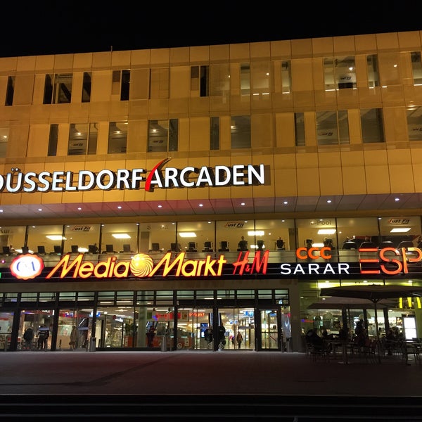 Photo taken at Düsseldorf Arcaden by Arslan B. on 3/20/2015