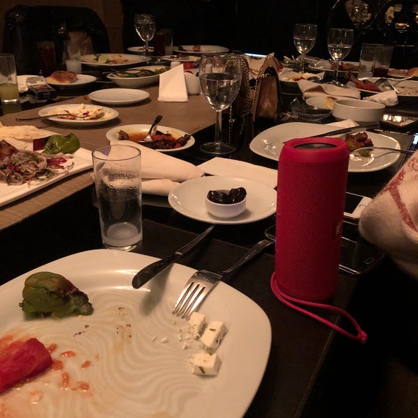 Foto diambil di Safir Restaurant oleh .can pada 10/27/2018