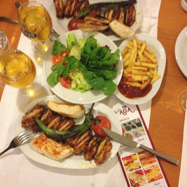 Foto diambil di Kanatcı Aga Restoran oleh Yasin B. pada 4/16/2013