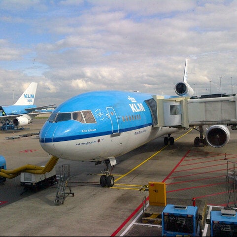 Просмотреть 6 фотографий и 1 подсказка от Посетителей: 72 для KLM Flight KL621...