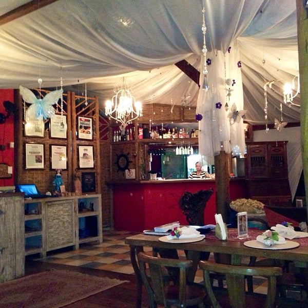 รูปภาพถ่ายที่ All Mirante Bar e Restaurante โดย Vanilda S. เมื่อ 3/31/2013