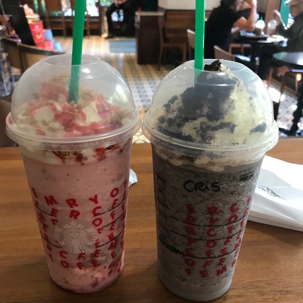 Das Foto wurde bei Starbucks von Cristina C. am 12/8/2019 aufgenommen