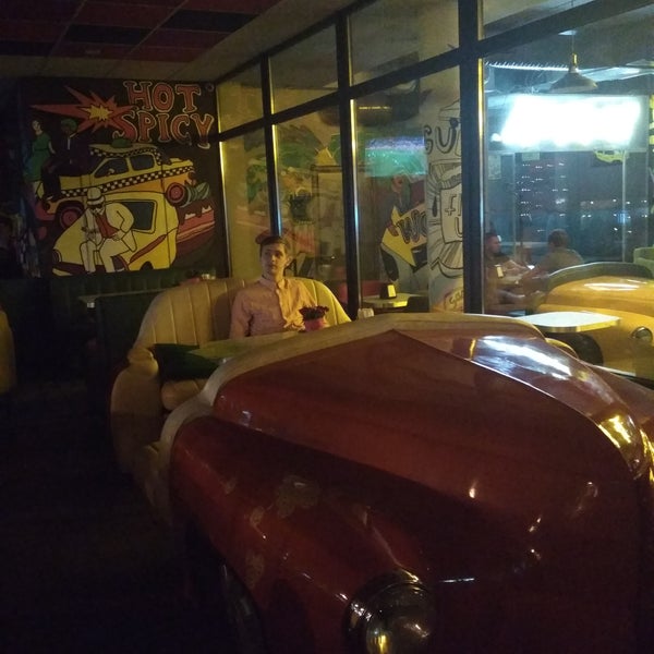 5/11/2018にАліса Д.がYellow Taxi Barで撮った写真