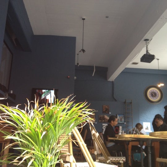 Foto tomada en 144 King Art Cafe  por Zhao L. el 10/12/2012
