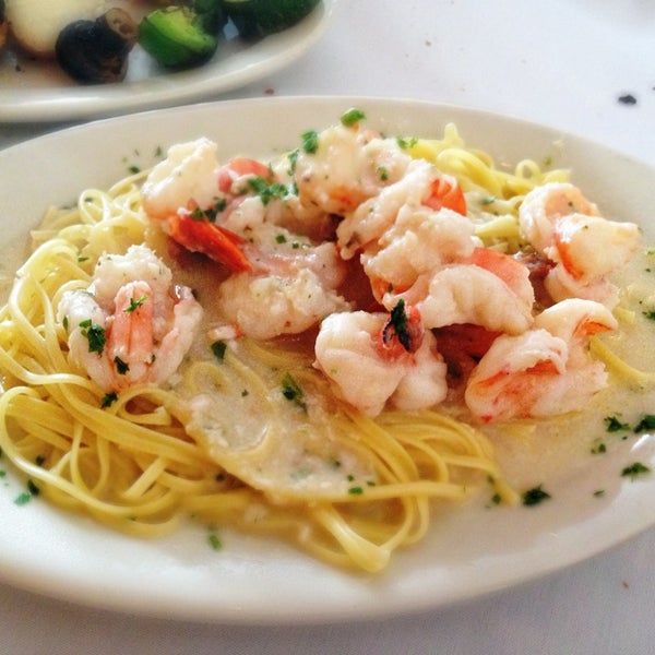 Scales & Shells Seafood Restaurant in Newport