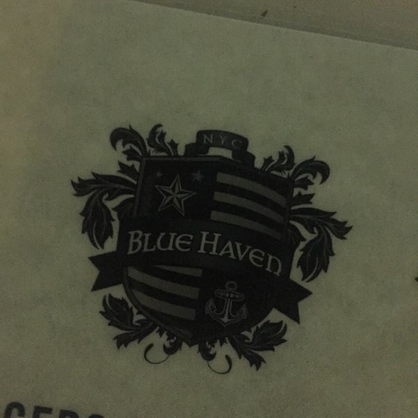 Foto tirada no(a) Blue Haven por Kevin R. em 6/28/2016