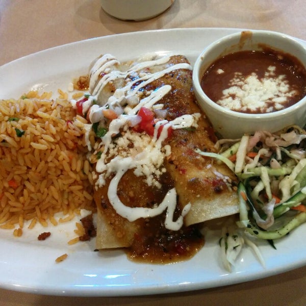 Снимок сделан в Rj Mexican Cuisine пользователем Jack T. 5/16/2014