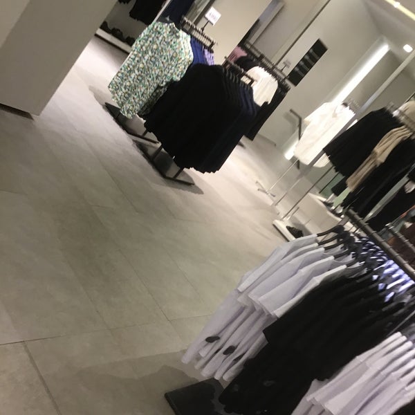 Zara 京都市の衣料品店 Zara 京都市の衣料品店