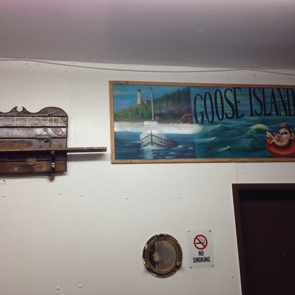 Foto diambil di Goose Island Shrimp House Chicago oleh Austin N. pada 10/26/2013