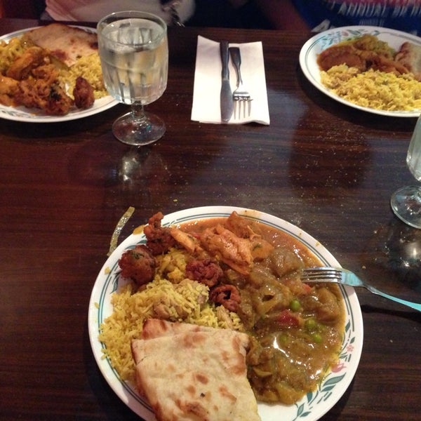 8/10/2013 tarihinde Austin N.ziyaretçi tarafından Prince of India Restaurant'de çekilen fotoğraf