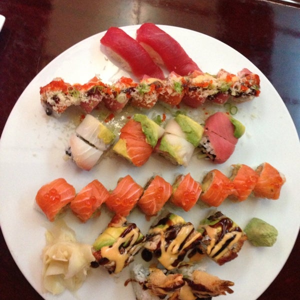 Photo taken at Ichiban Sushi House by Giovanna on 6/29/2013