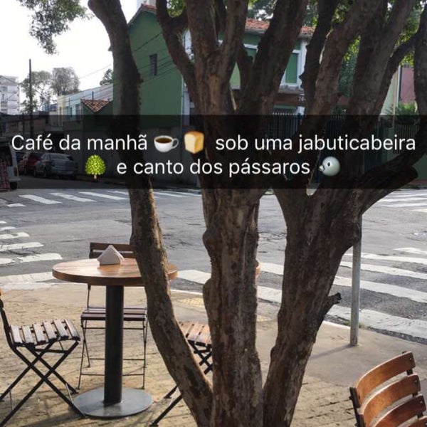 Das Foto wurde bei Otávio Machado Café e Restaurante von Paula H. am 12/3/2016 aufgenommen