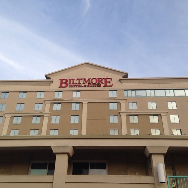 Photo taken at Biltmore Hotel &amp; Suites by Dorothy H. on 8/13/2014